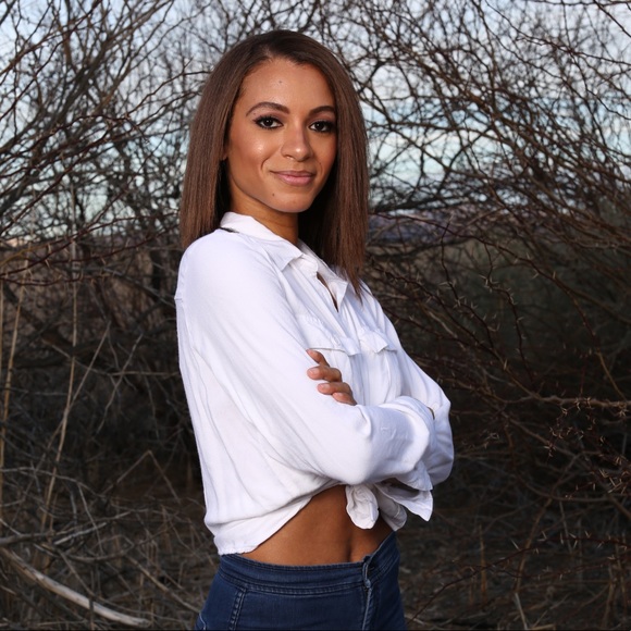 Meet your Posher, Jessica - Picture 2 of 2